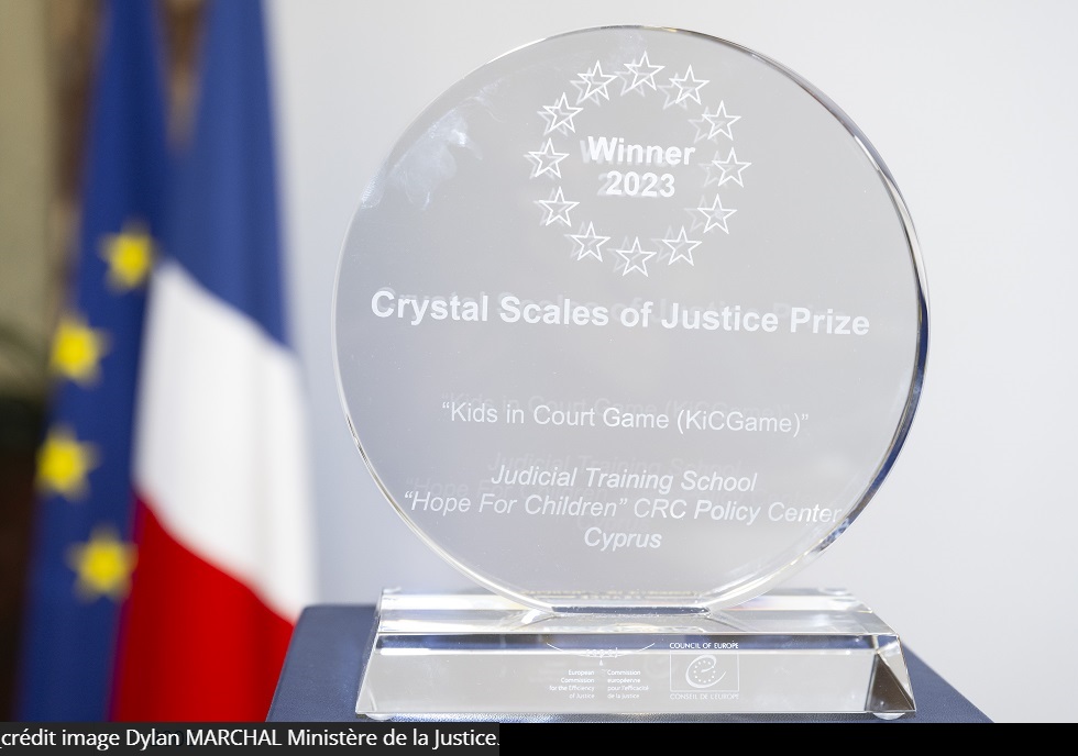 Το Βραβείο «Crystal Scales of Justice 2023» απονεμήθηκε στην Κύπρο